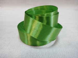 Лента атласная 25 мм(цв.63 трава / 23 метра)