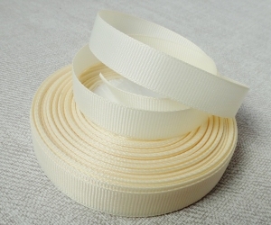 Лента репсовая 1.2см, 23м цв . бледно-молочный