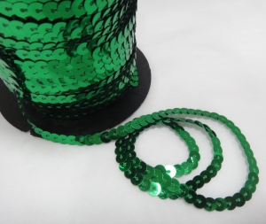 Лента из поеток (6 мм , в рулоне 48метров) .