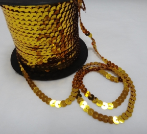 Лента из поеток (6 мм , в рулоне 48метров) .